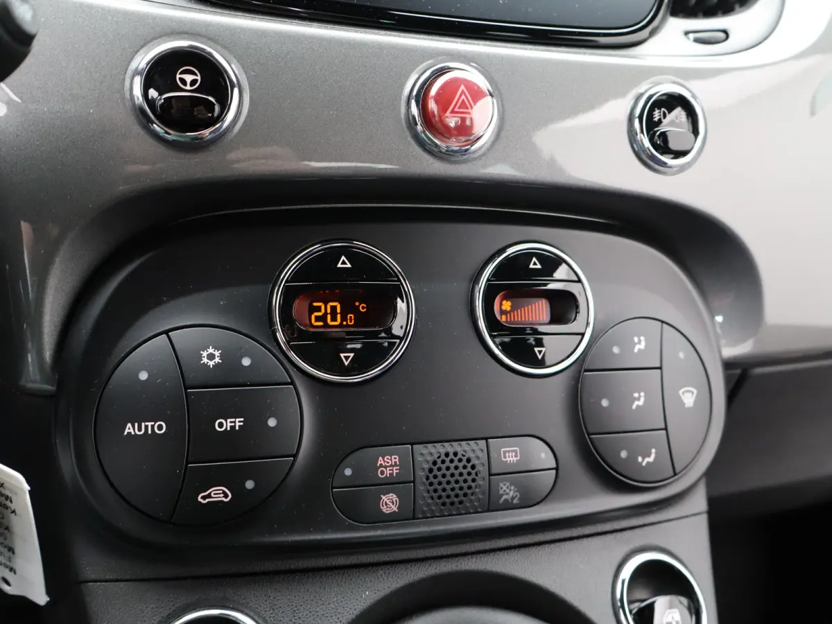 1.0 Hybrid Club Cruise Control | Climate Control | Apple Carplay/Android Auto | Parkeersenoren
