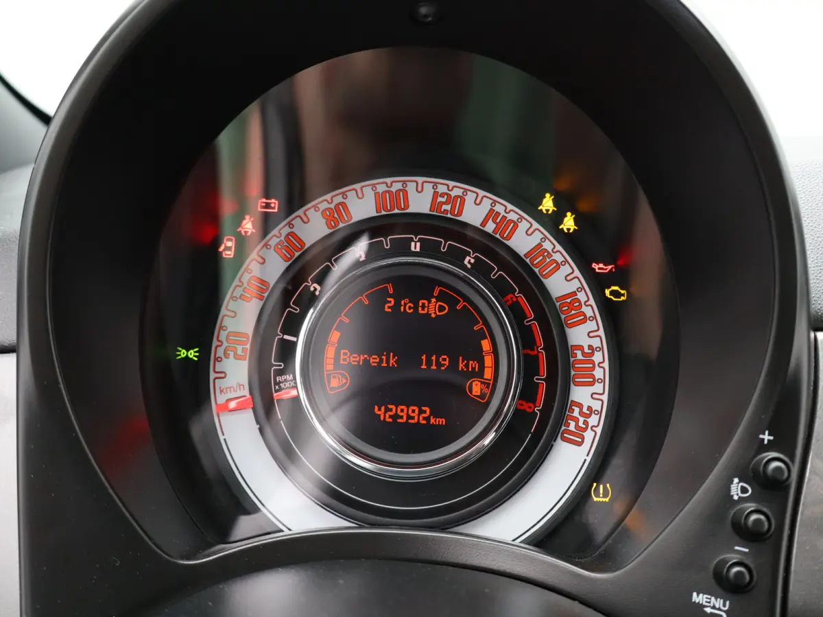 1.0 Hybrid Club Cruise Control | Climate Control | Apple Carplay/Android Auto | Parkeersenoren