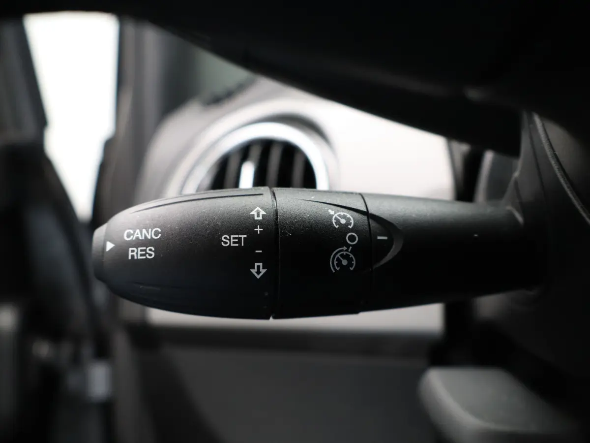 1.0 Hybrid Club Cruise Control | Climate Control | Apple Carplay/Android Auto | Parkeersenoren