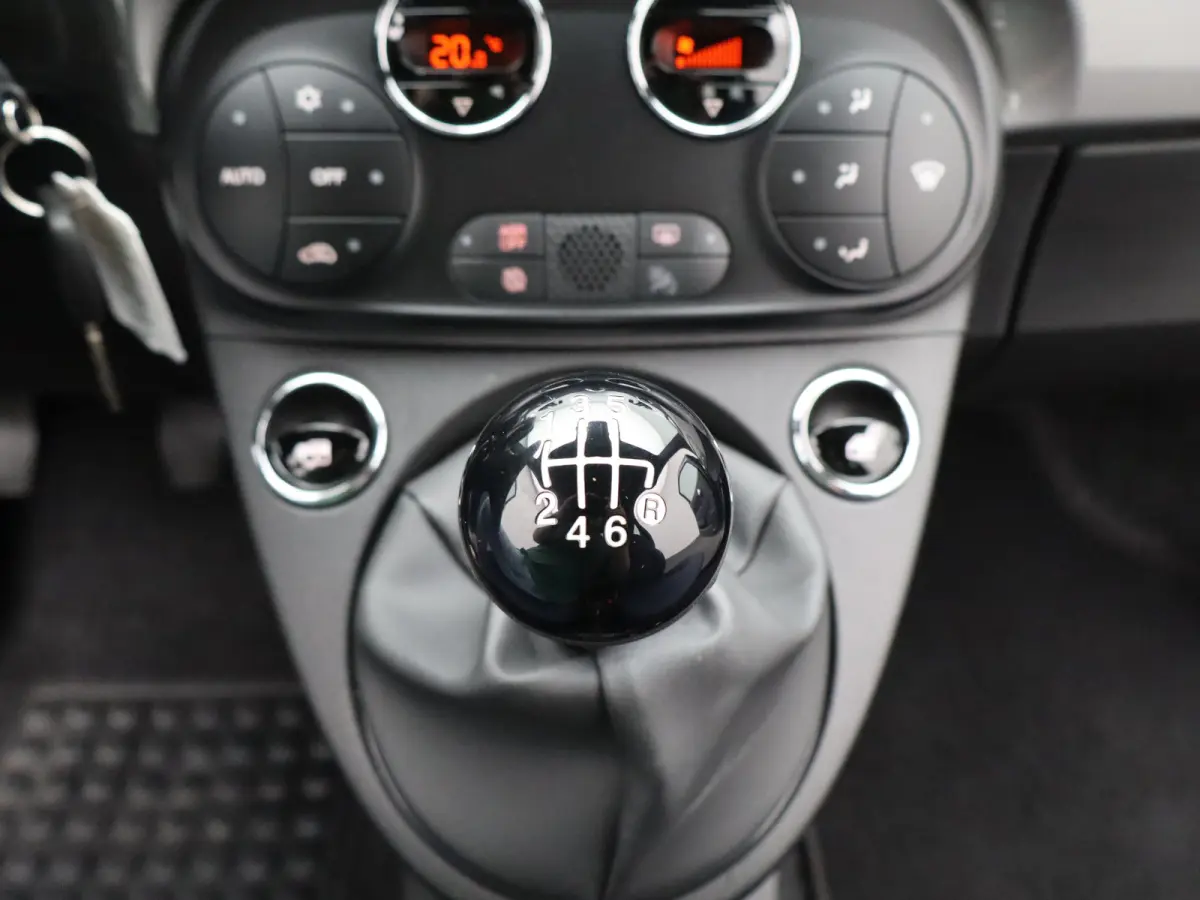 1.0 Hybrid Club Cruise Control | Climate Control | Apple Carplay/Android Auto | Parkeersenoren