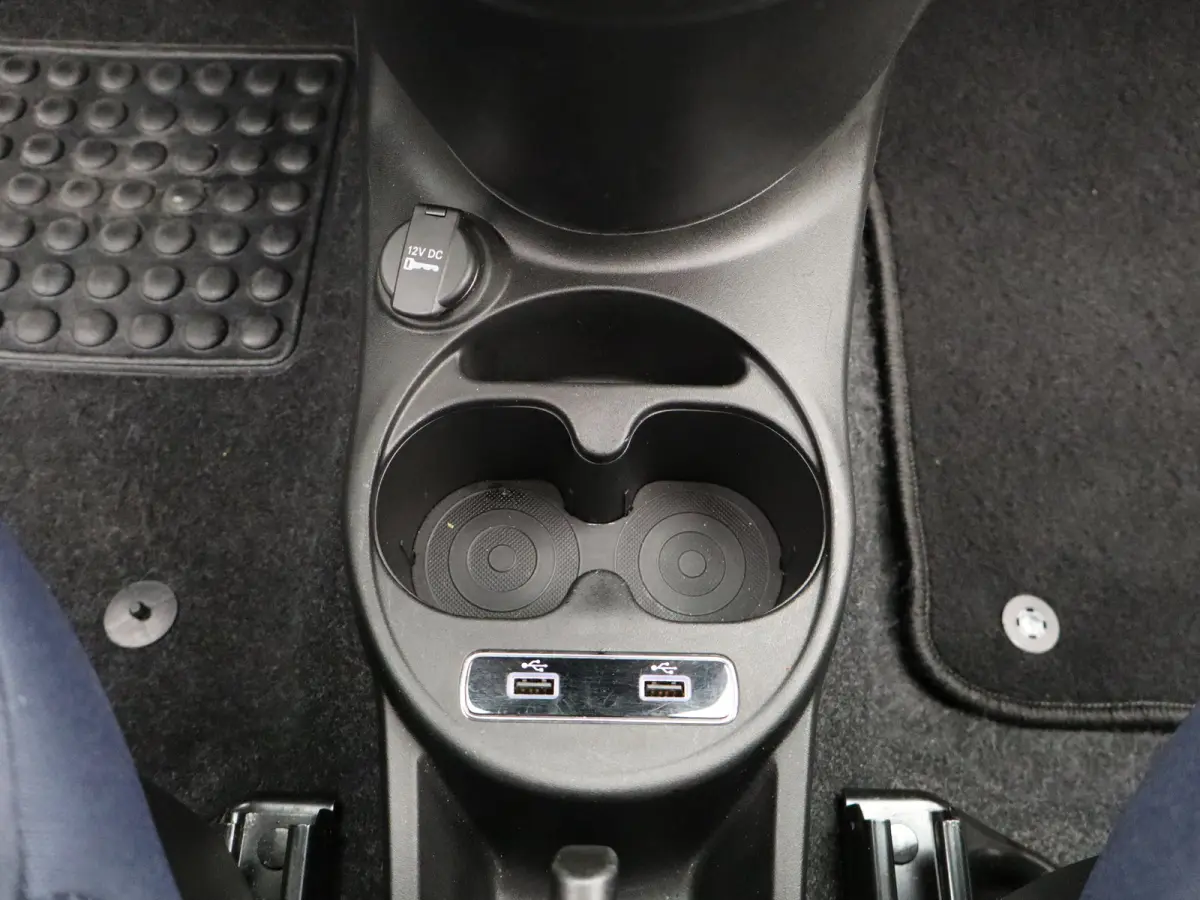 1.0 Hybrid Club Cruise Control | Climate Control | Apple Carplay/Android Auto | Parkeersenoren