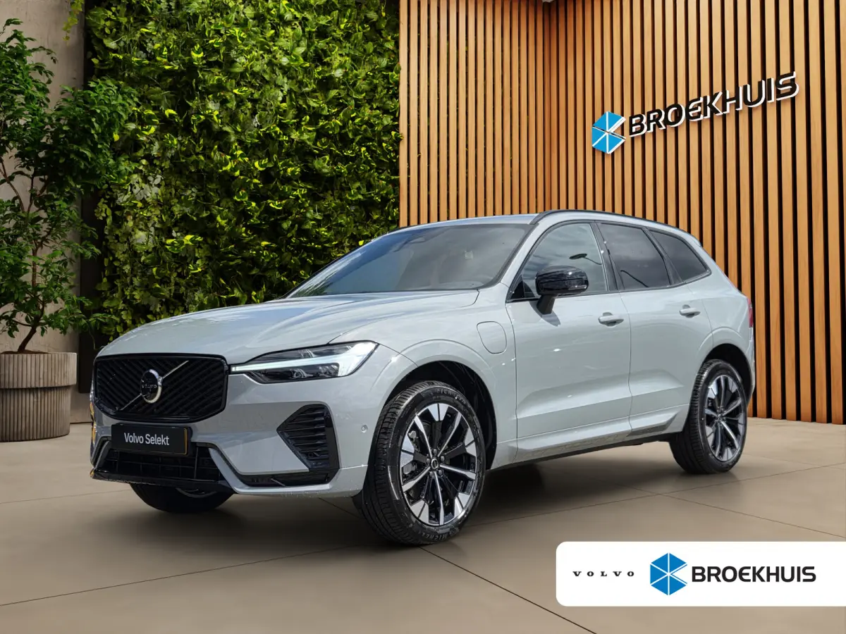 2.0 T6 Plug-in hybrid AWD Plus Dark | Pano | 360 Cam | Head-up | Pilot Assist | Memory | Harman/Kardon