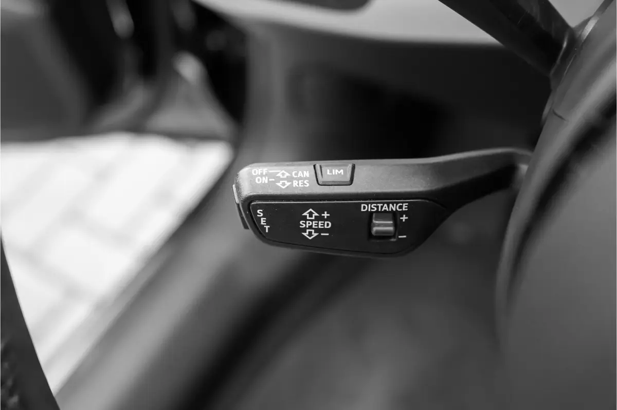 2.0 TFSI Quattro S-Line 252PK ACC Camera 360° 19"