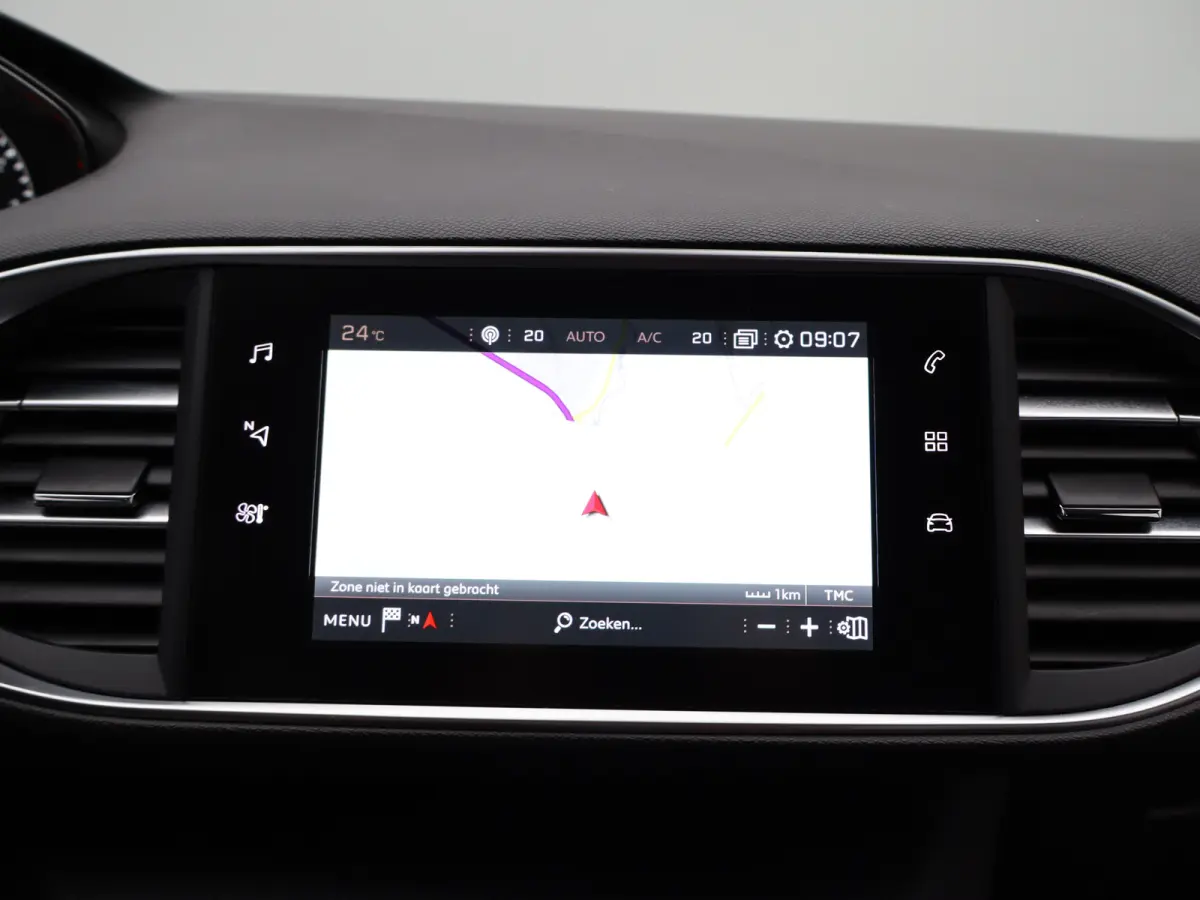 1.2 PureTech Allure | Navi | Cruise | Clima | Trekhaak | Carplay | PDC V+A | 16" LMV |