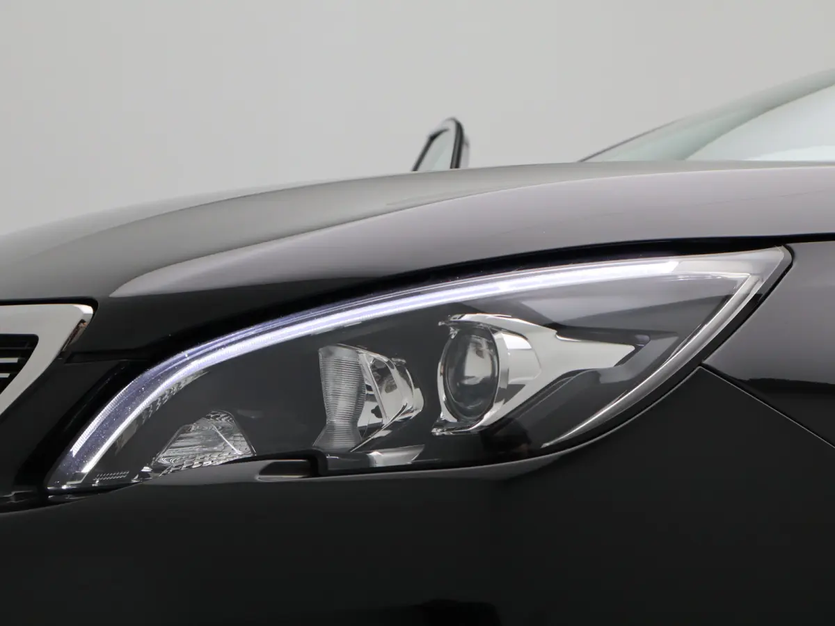 1.2 PureTech Allure | Navi | Cruise | Clima | Trekhaak | Carplay | PDC V+A | 16" LMV |