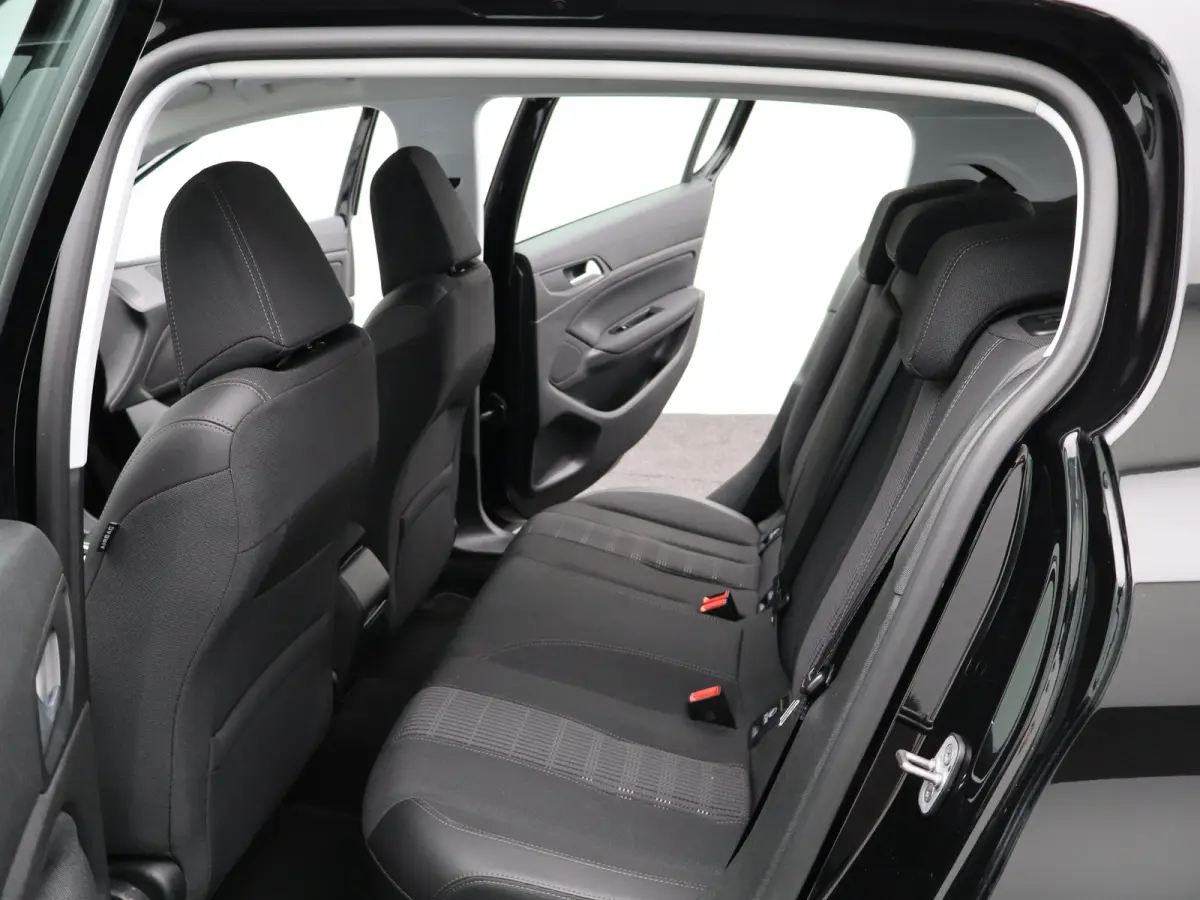 1.2 PureTech Allure | Navi | Cruise | Clima | Trekhaak | Carplay | PDC V+A | 16" LMV |