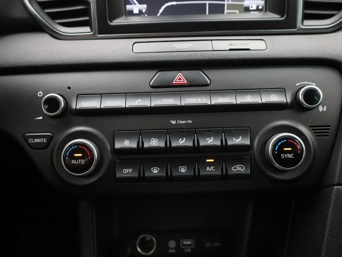 1.6 GDI First Edition | TREKHAAK | CAMERA | NAVIGATIE | LMV | LED | PARKEERSENSOREN | CRUISE CONTROL |