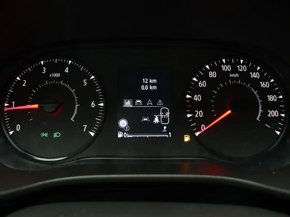 TCe 100pk expression | Stoelverwarming | Climate control | Cruise control |