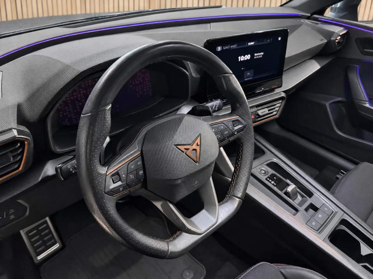 1.4 e-Hybrid VZ Business |Panorama dak |Camera |Sfeerverlichting |Stoelverwarming