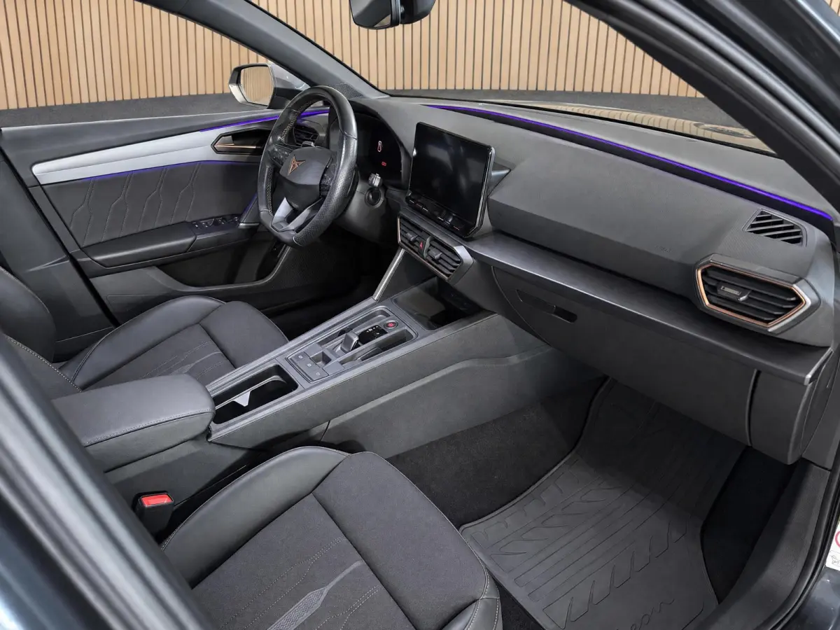 1.4 e-Hybrid VZ Business |Panorama dak |Camera |Sfeerverlichting |Stoelverwarming