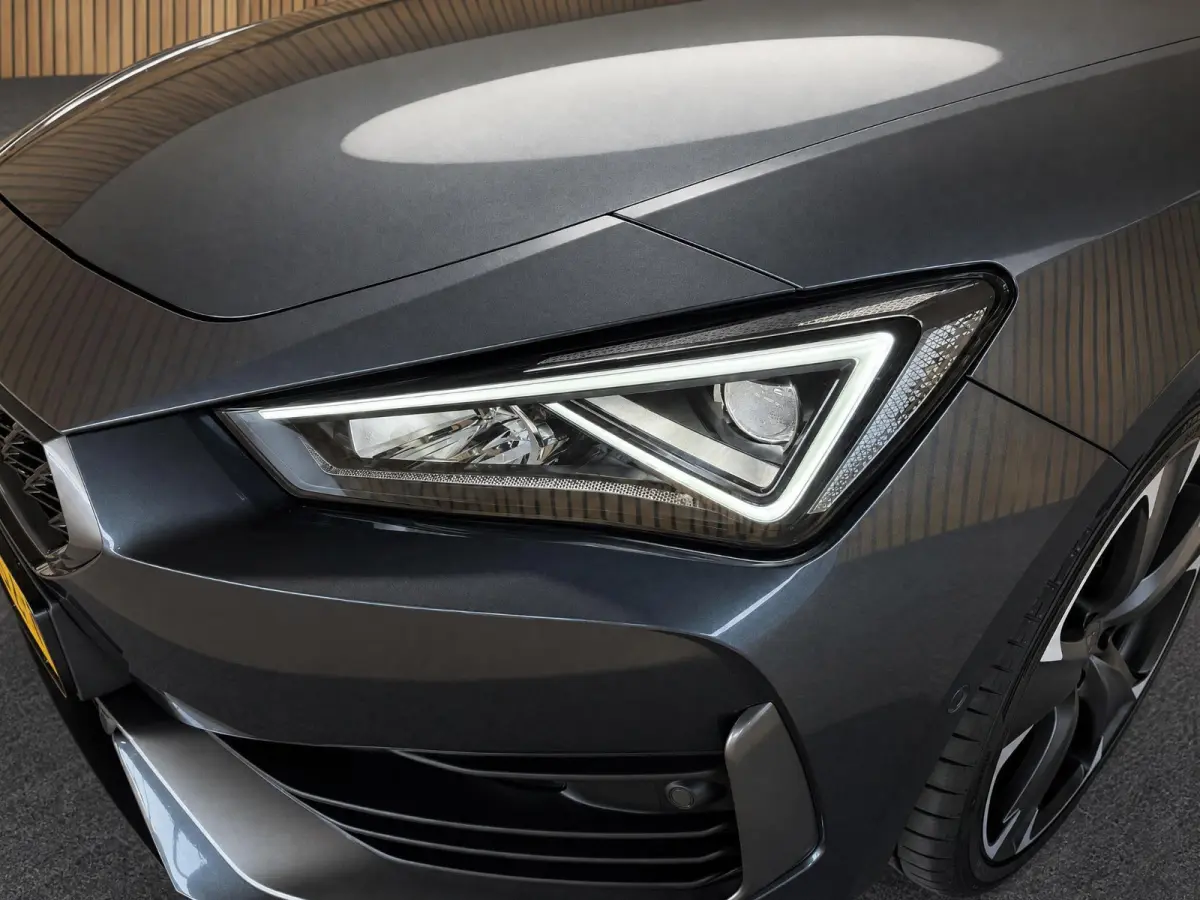 1.4 e-Hybrid VZ Business |Panorama dak |Camera |Sfeerverlichting |Stoelverwarming