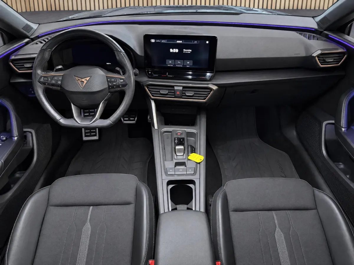 1.4 e-Hybrid VZ Business |Panorama dak |Camera |Sfeerverlichting |Stoelverwarming