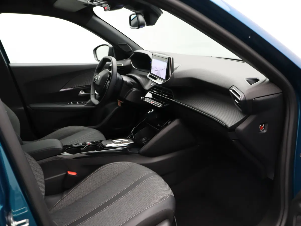 1.2 Hybrid 145 Allure 8 Jaar Garantie | Apple Carplay | Keyless | Camera Voor + Achter | Parkeersenoren Voor en Achter | Cruise Control | Dodehoekbewaking | LED Verlichting