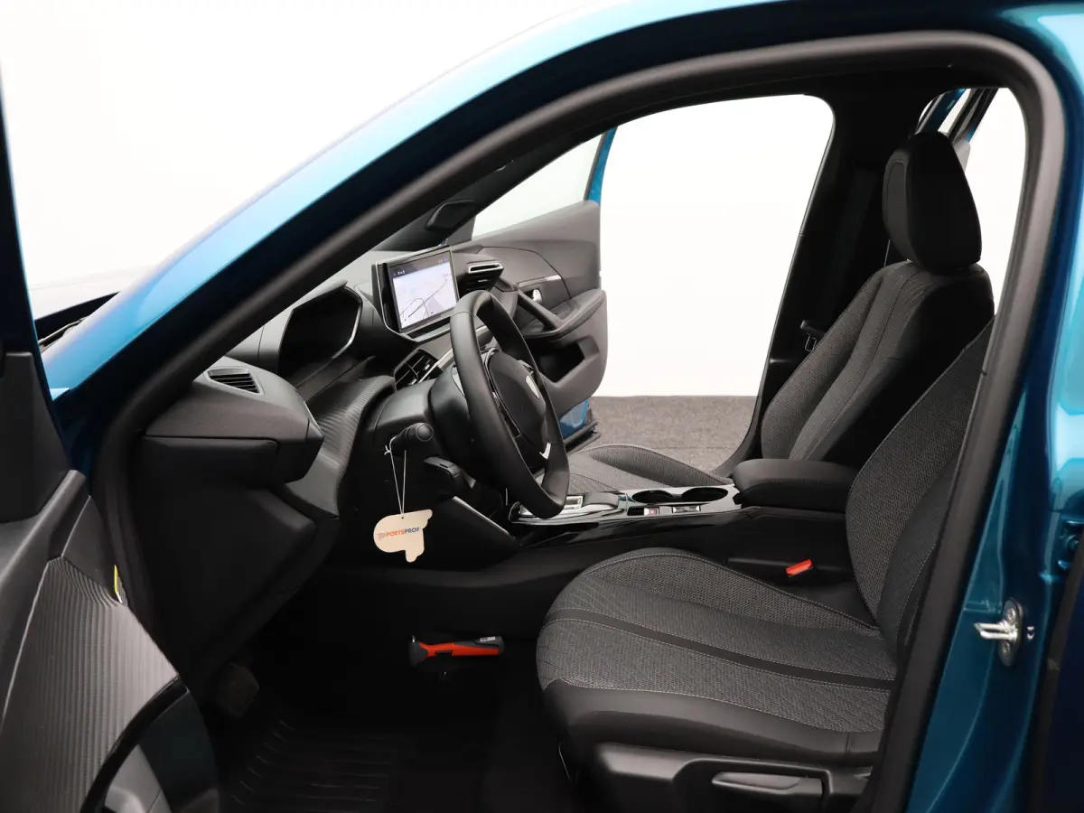 1.2 Hybrid 145 Allure 8 Jaar Garantie | Apple Carplay | Keyless | Camera Voor + Achter | Parkeersenoren Voor en Achter | Cruise Control | Dodehoekbewaking | LED Verlichting