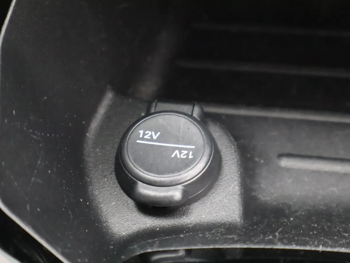 1.2 Hybrid 145 Allure 8 Jaar Garantie | Apple Carplay | Keyless | Camera Voor + Achter | Parkeersenoren Voor en Achter | Cruise Control | Dodehoekbewaking | LED Verlichting