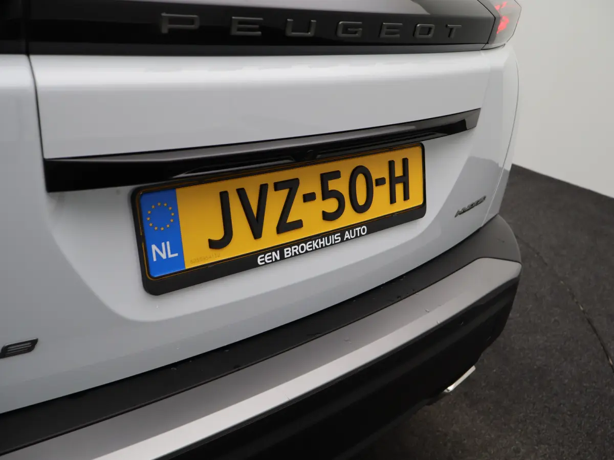1.2 Hybrid 145 GT | Camera Voor en Achter | Drive Assist | Adaptieve Cruise Control | Parkeersensoren Voor en Achter | Navigatie | Apple Carplay/Android Auto | 18" Inch Lichtmetalen Velgen