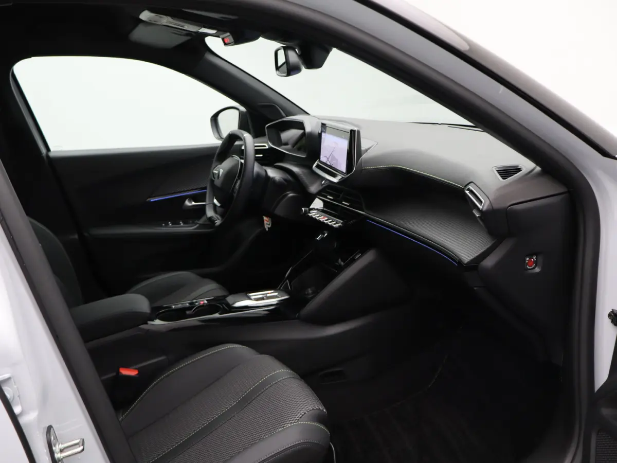 1.2 Hybrid 145 GT | Camera Voor en Achter | Drive Assist | Adaptieve Cruise Control | Parkeersensoren Voor en Achter | Navigatie | Apple Carplay/Android Auto | 18" Inch Lichtmetalen Velgen