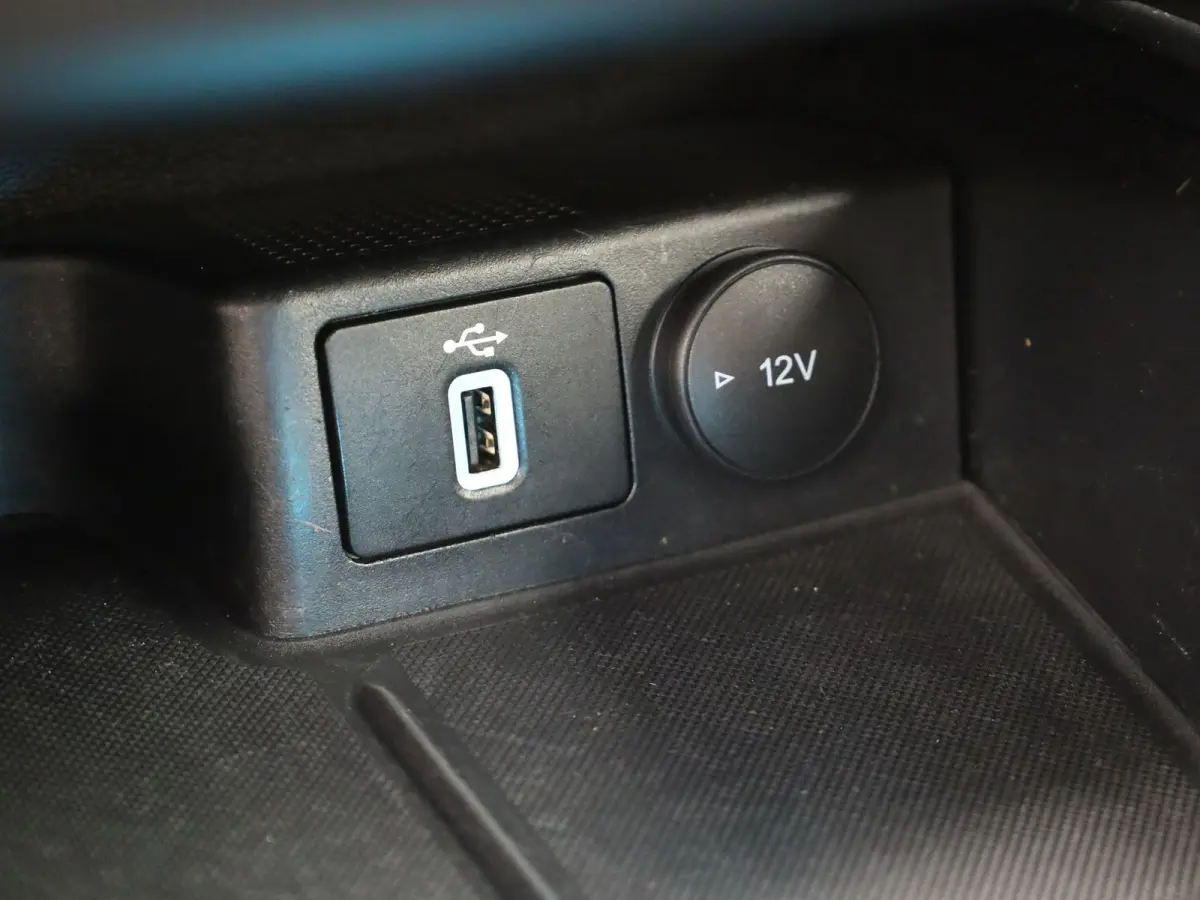 1.0 EcoBoost Trend Edition Business | Trekhaak wegkl. | Apple Carplay | Navi | Parkeersensoren V&A | Prijs Rijklaar!!