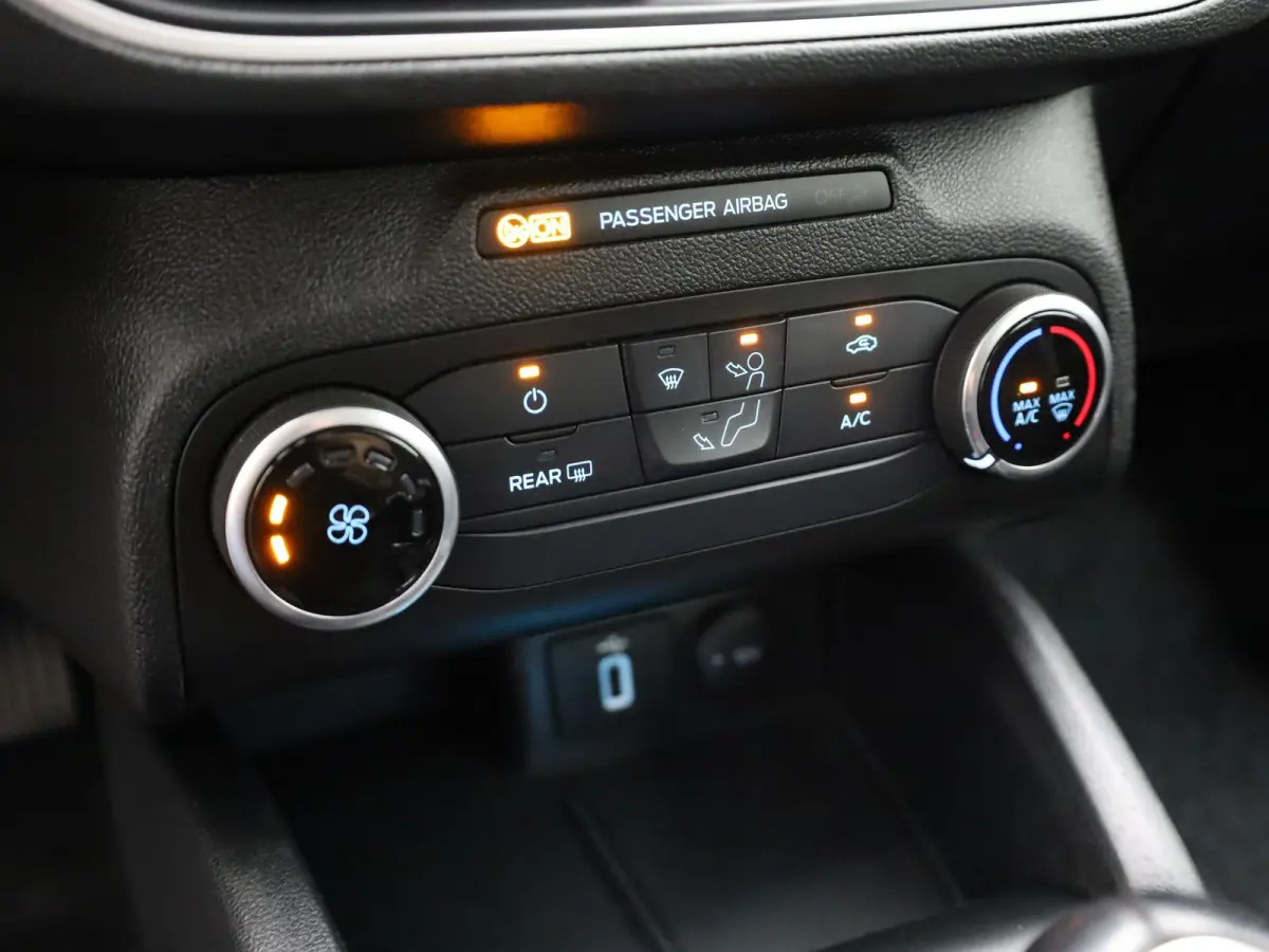 1.0 EcoBoost Trend Edition Business | Trekhaak wegkl. | Apple Carplay | Navi | Parkeersensoren V&A | Prijs Rijklaar!!
