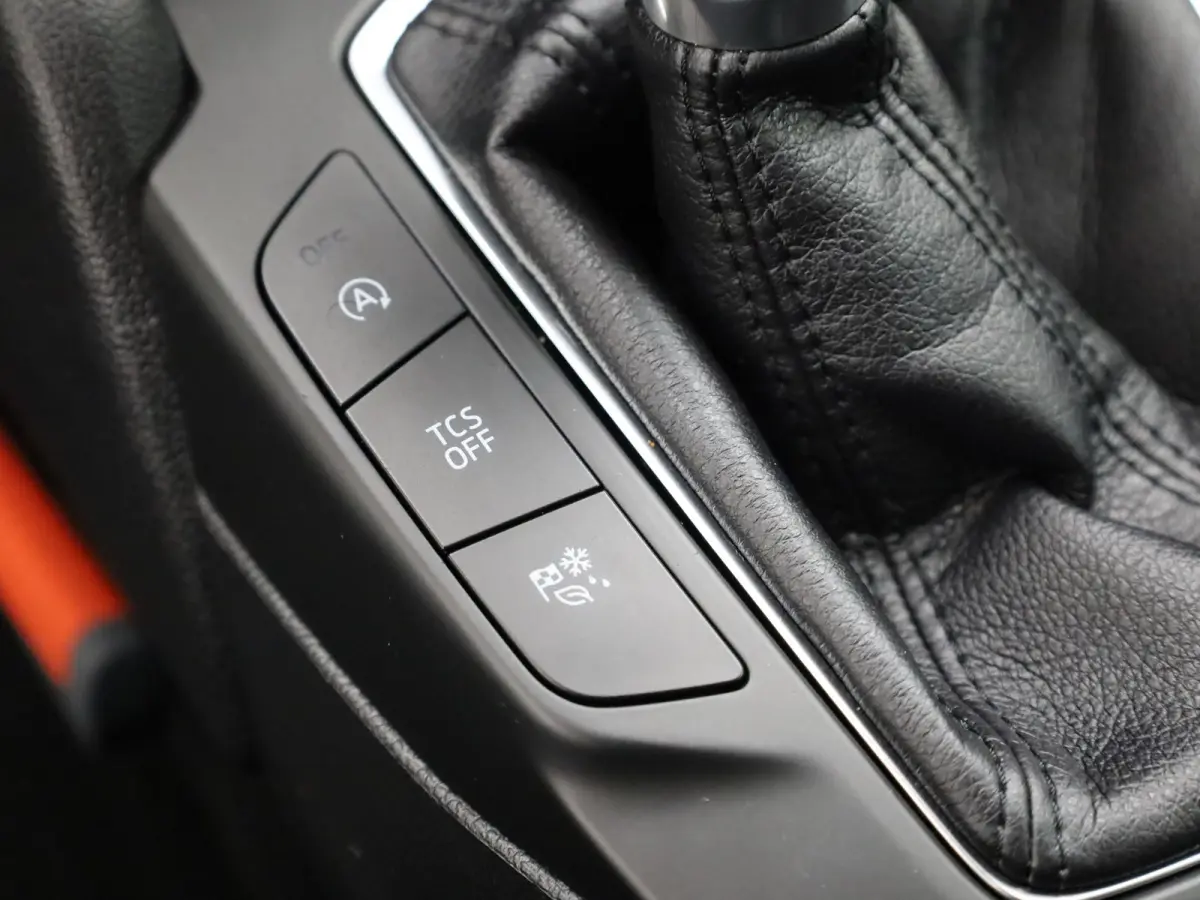 1.0 EcoBoost Trend Edition Business | Trekhaak wegkl. | Apple Carplay | Navi | Parkeersensoren V&A | Prijs Rijklaar!!