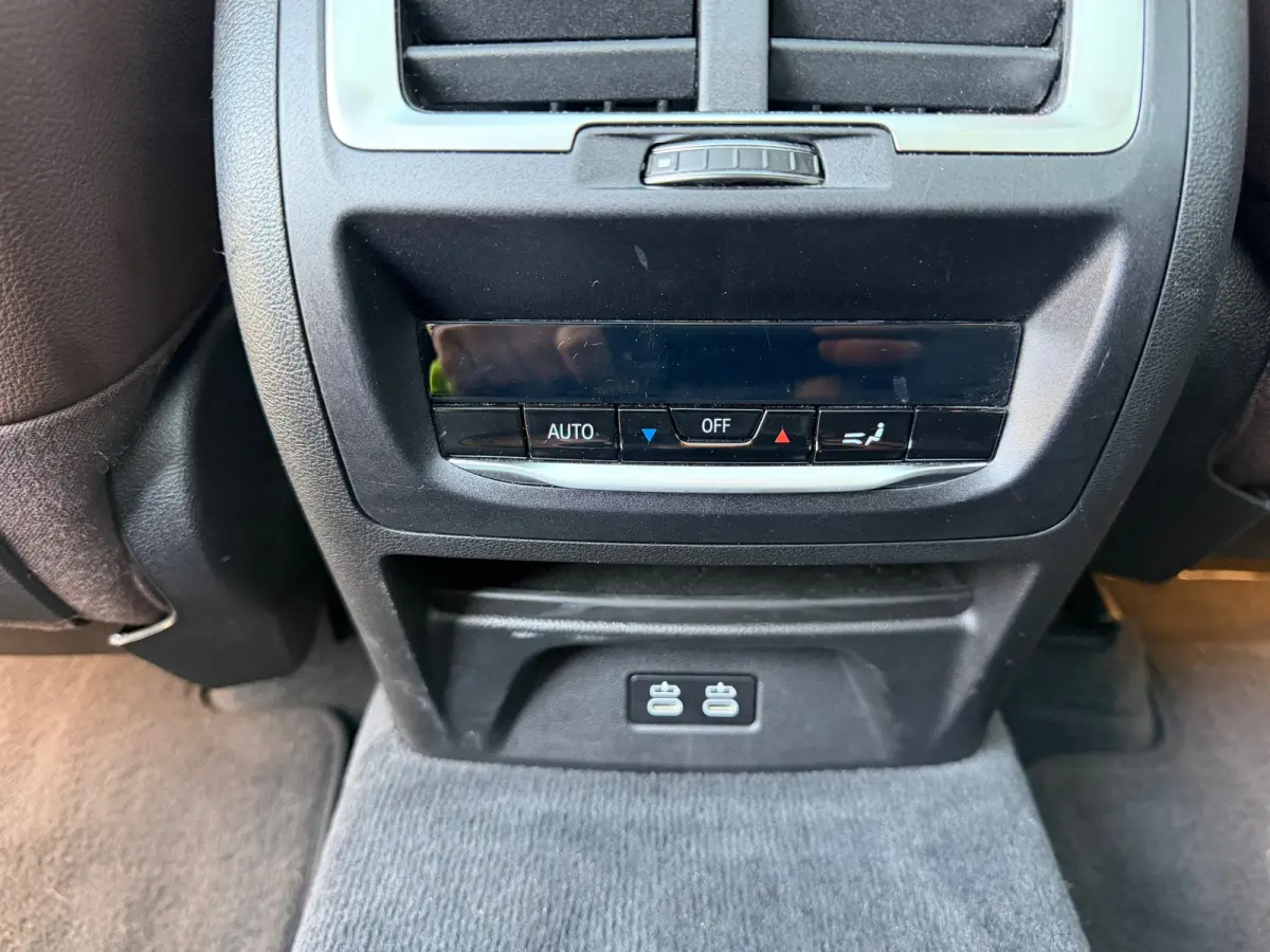 High Executive 80 kWh M-PORT Leder | HUD |SOH 100%