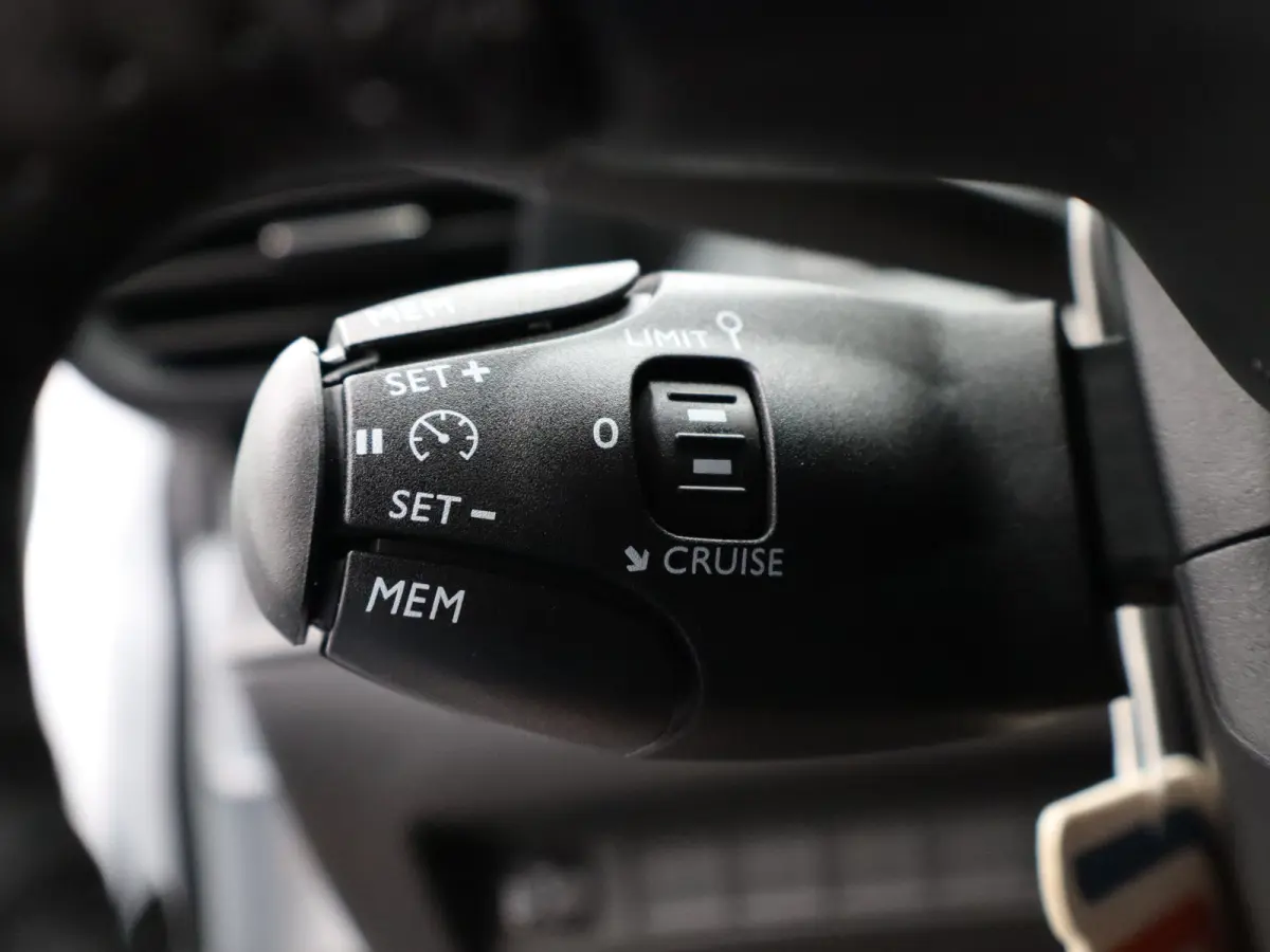 1.2 Hybrid 110 e-DCS6 Style Navi | Cruise Control | Sensoren achter | Apple Carplay/Android Auto |