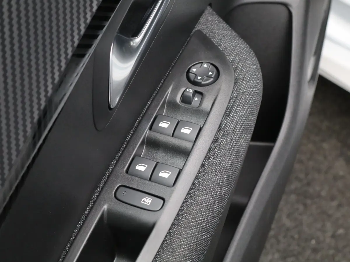 1.2 Hybrid 110 e-DCS6 Style Navi | Cruise Control | Sensoren achter | Apple Carplay/Android Auto |