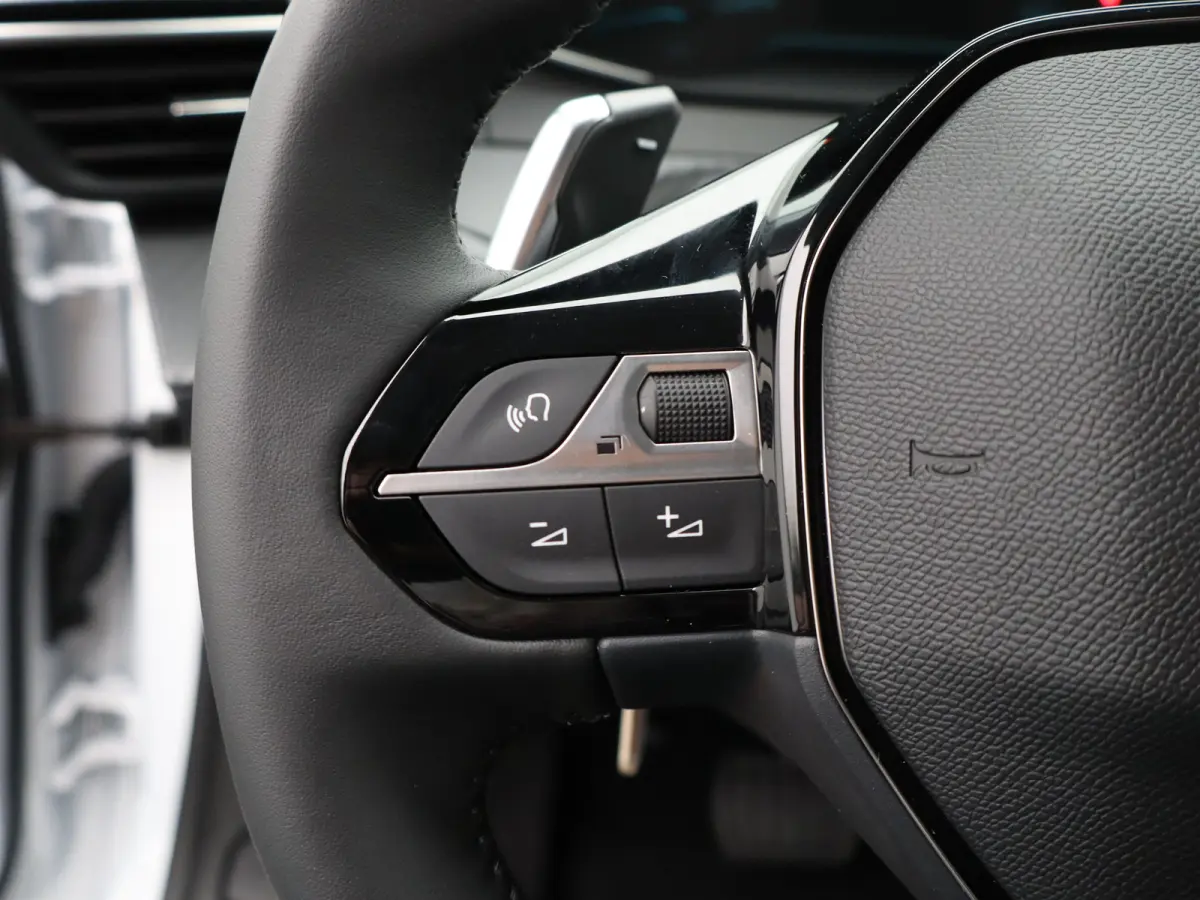 1.2 Hybrid 110 e-DCS6 Style Navi | Cruise Control | Sensoren achter | Apple Carplay/Android Auto |