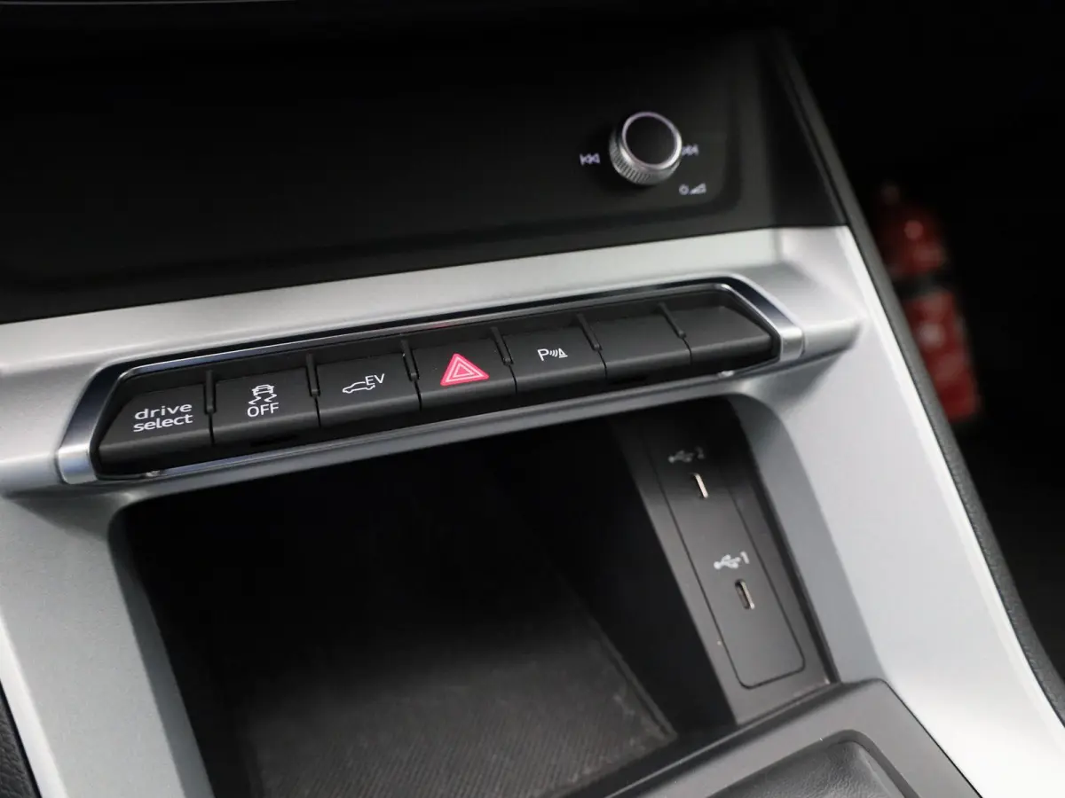 45 TFSI e Business Edition | LEER | CAMERA | NAVIGATIE | STOELVERWARMING