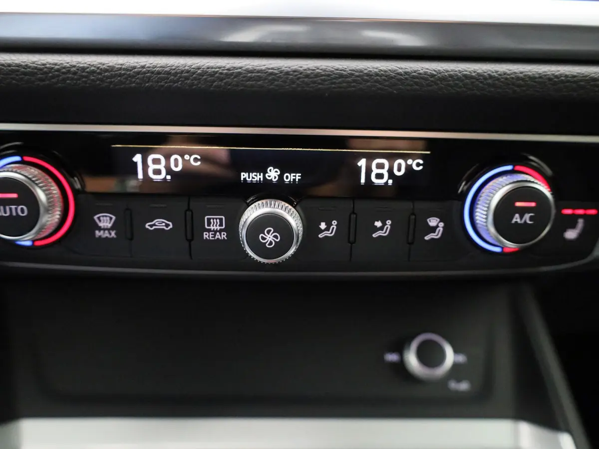 45 TFSI e Business Edition | LEER | CAMERA | NAVIGATIE | STOELVERWARMING