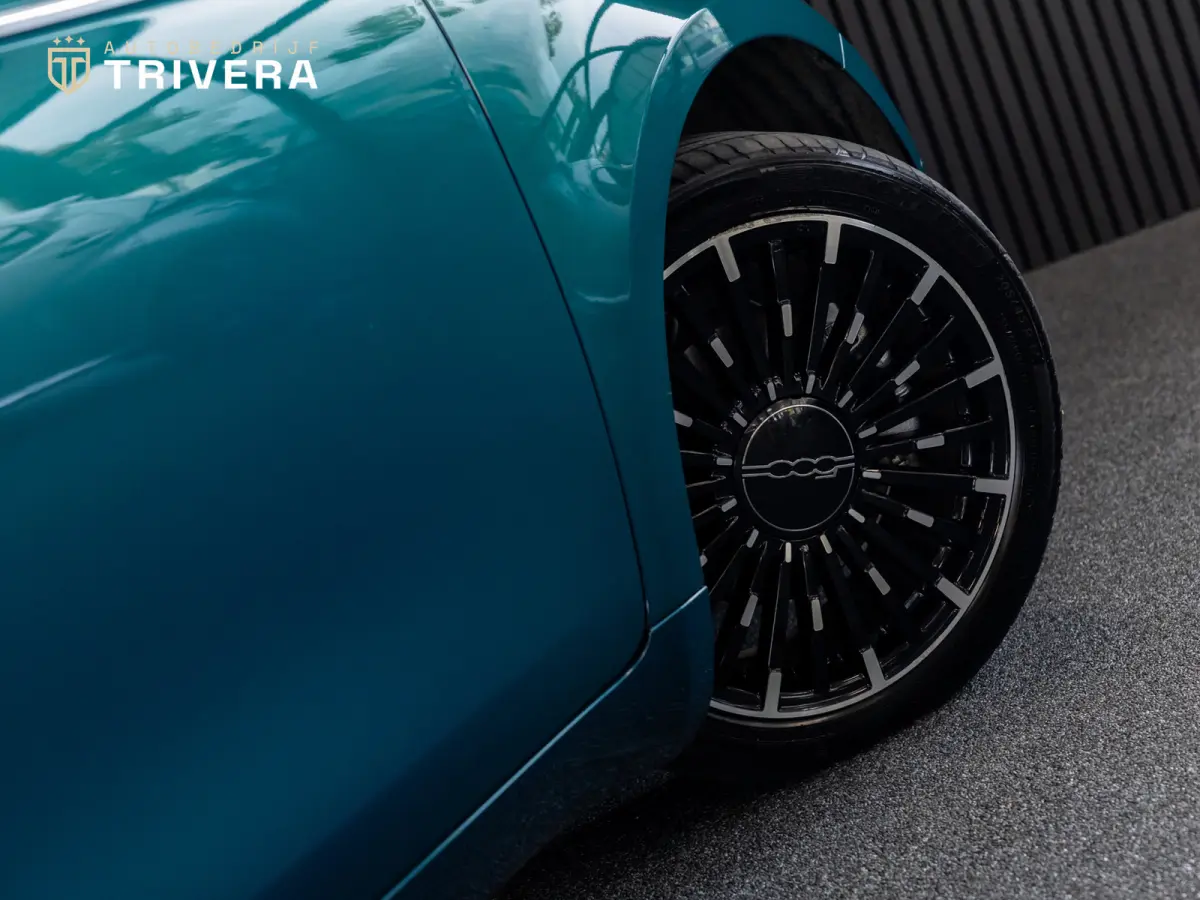 La Prima cabrio 42 kWh l SoH 95% l AUT.l 360° camera l Stoel verwarming l Leder l CARPLAY l BTW - auto l Dealer onderh.