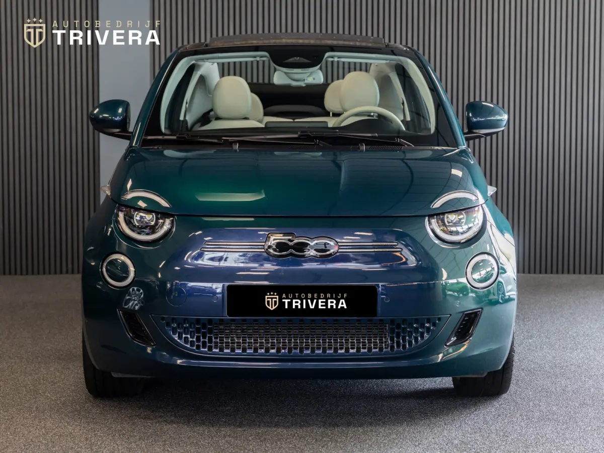 La Prima cabrio 42 kWh l SoH 95% l AUT.l 360° camera l Stoel verwarming l Leder l CARPLAY l BTW - auto l Dealer onderh.