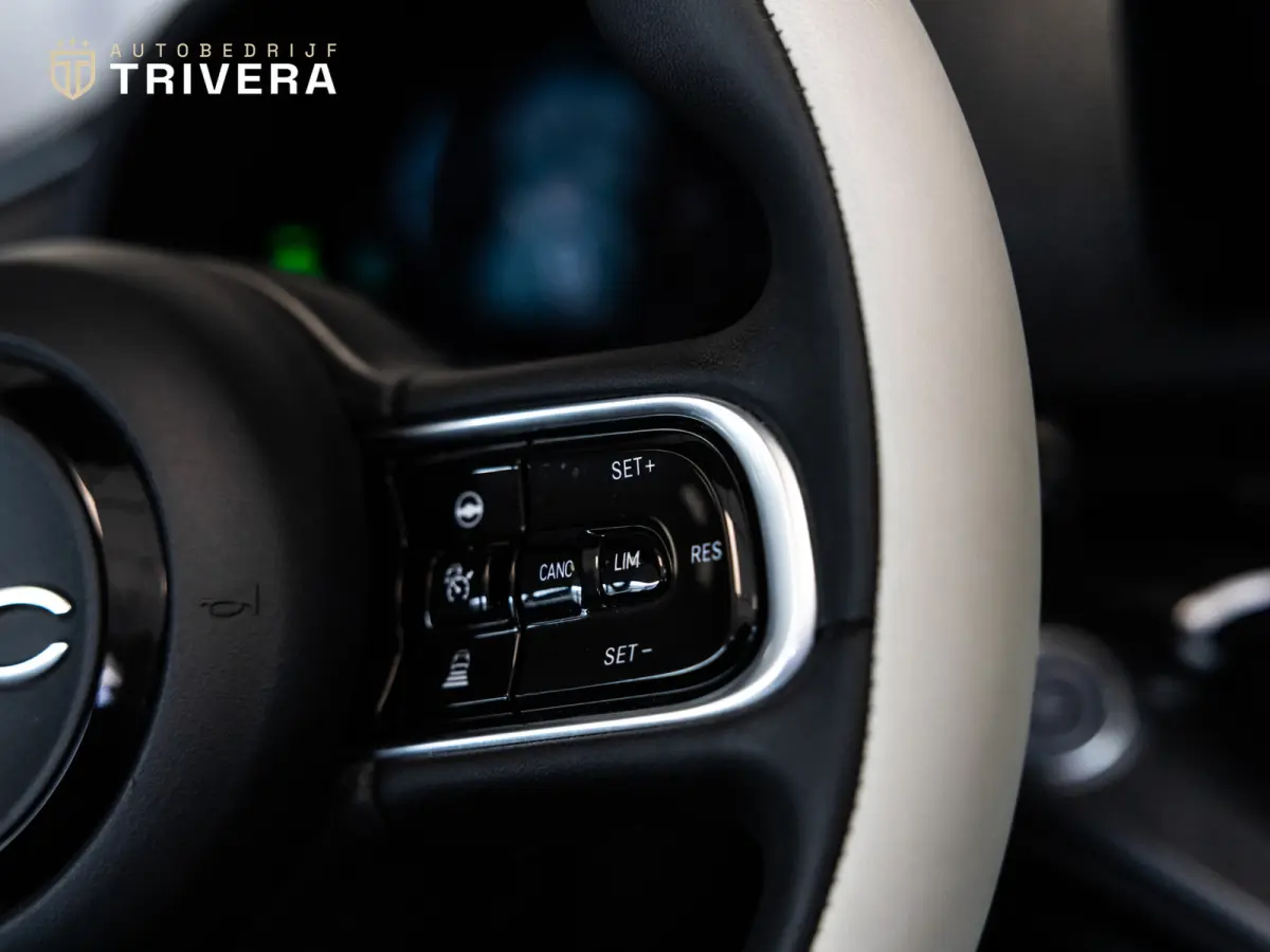 La Prima cabrio 42 kWh l SoH 95% l AUT.l 360° camera l Stoel verwarming l Leder l CARPLAY l BTW - auto l Dealer onderh.