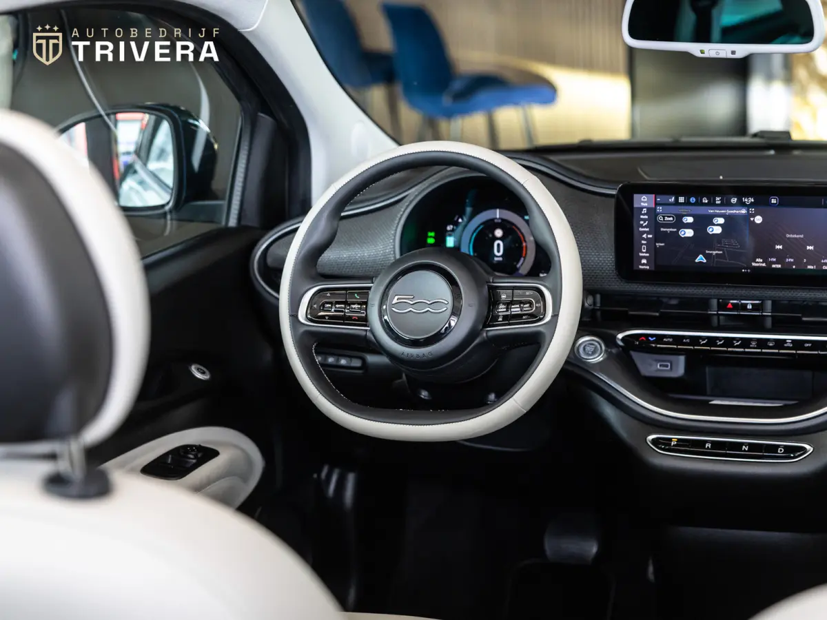La Prima cabrio 42 kWh l SoH 95% l AUT.l 360° camera l Stoel verwarming l Leder l CARPLAY l BTW - auto l Dealer onderh.