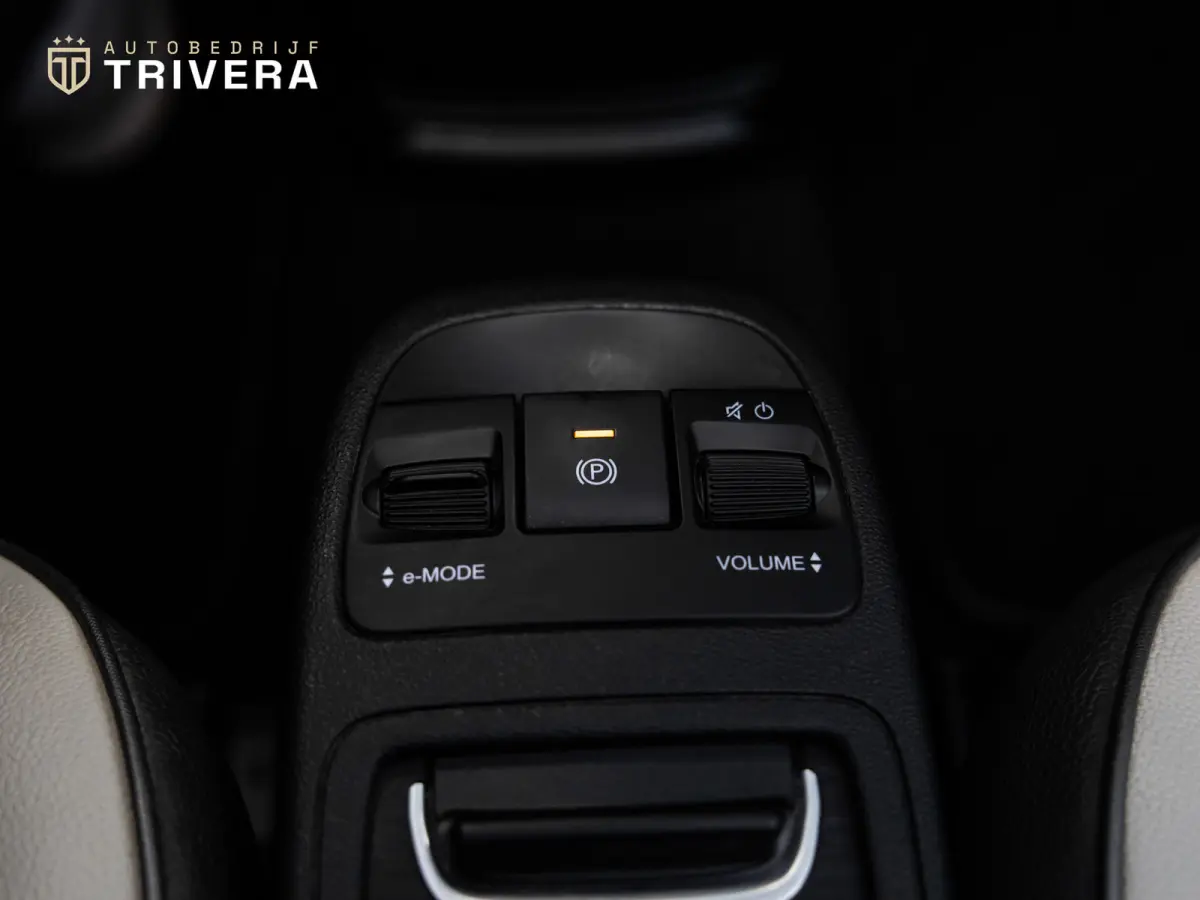 La Prima cabrio 42 kWh l SoH 95% l AUT.l 360° camera l Stoel verwarming l Leder l CARPLAY l BTW - auto l Dealer onderh.