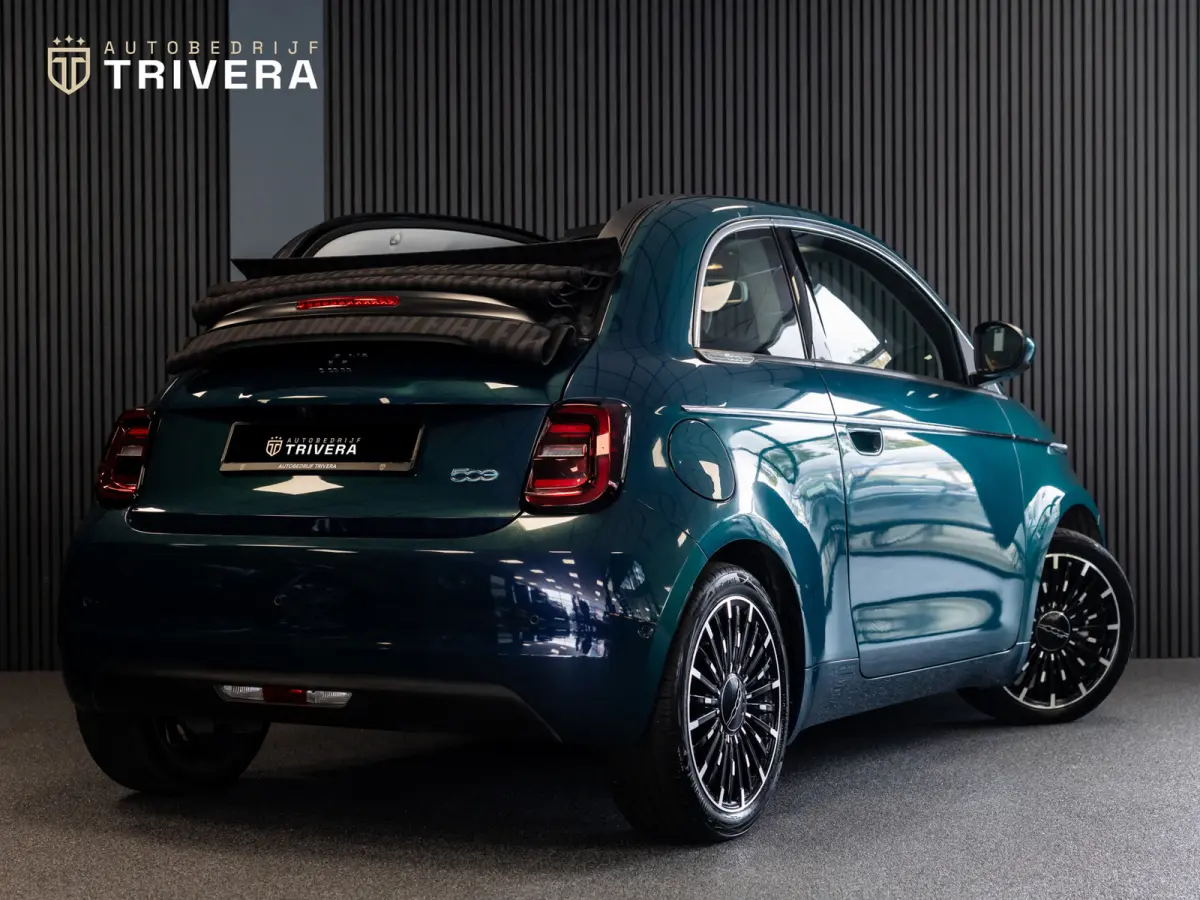 La Prima cabrio 42 kWh l SoH 95% l AUT.l 360° camera l Stoel verwarming l Leder l CARPLAY l BTW - auto l Dealer onderh.