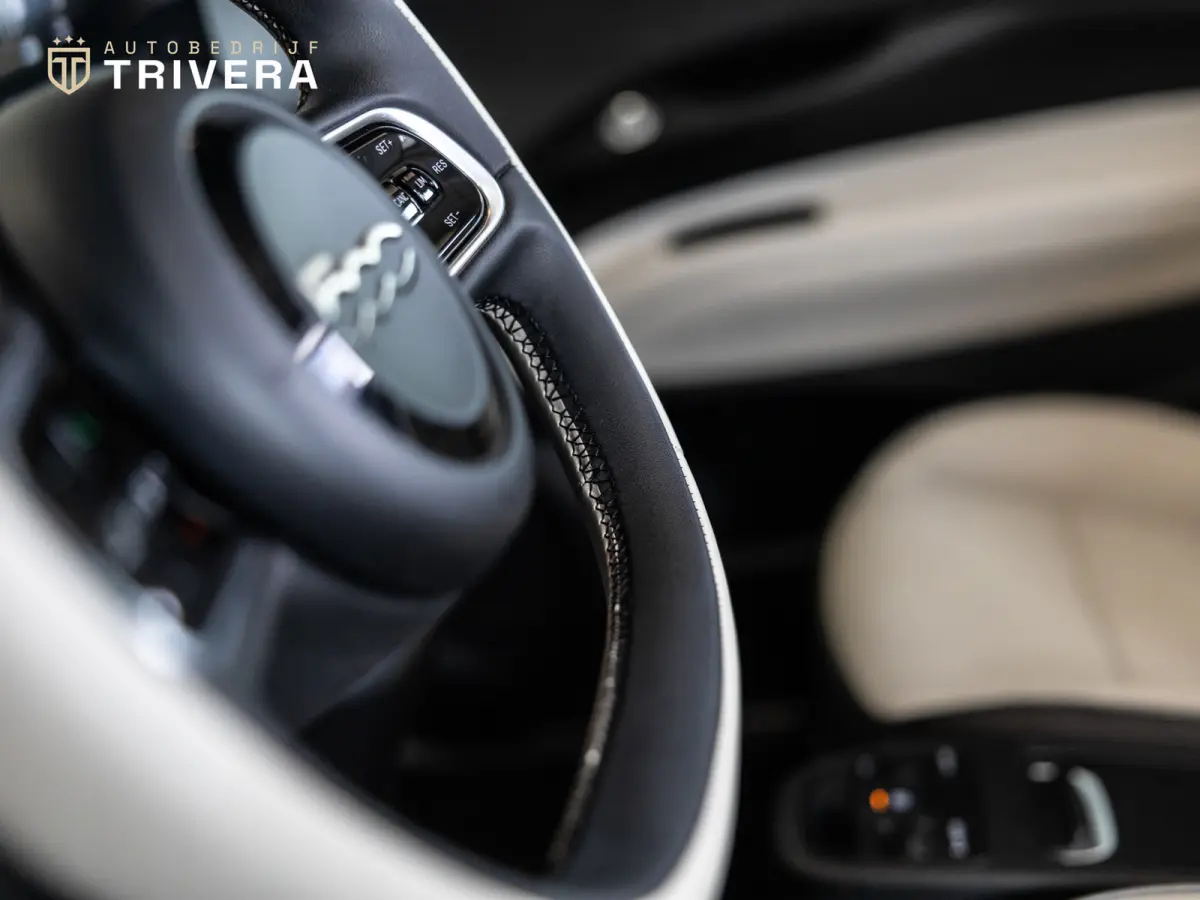 La Prima cabrio 42 kWh l SoH 95% l AUT.l 360° camera l Stoel verwarming l Leder l CARPLAY l BTW - auto l Dealer onderh.