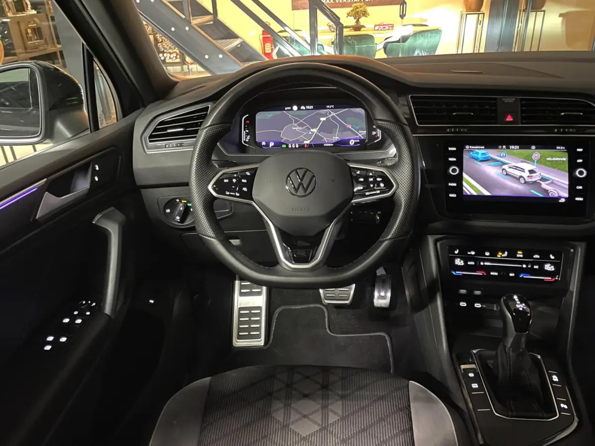 1.5 TSI R-Line Black Style/ Cam/ 19'inch/ CarPlay/ Trekhaak