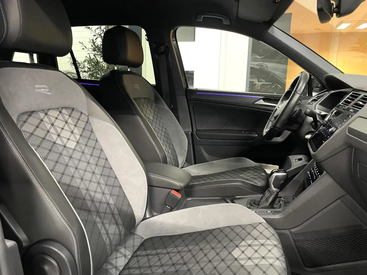 1.5 TSI R-Line Black Style/ Cam/ 19'inch/ CarPlay/ Trekhaak