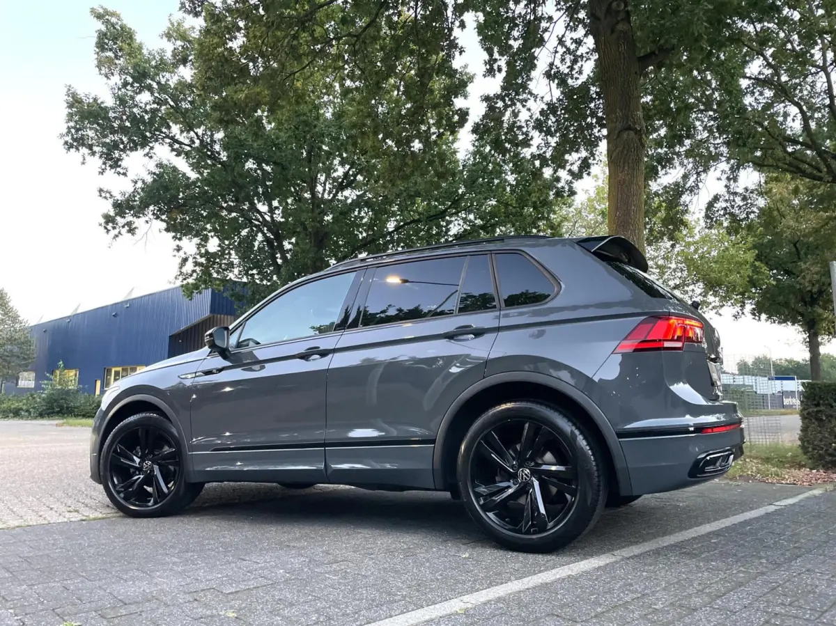 1.5 TSI R-Line Black Style/ Cam/ 19'inch/ CarPlay/ Trekhaak