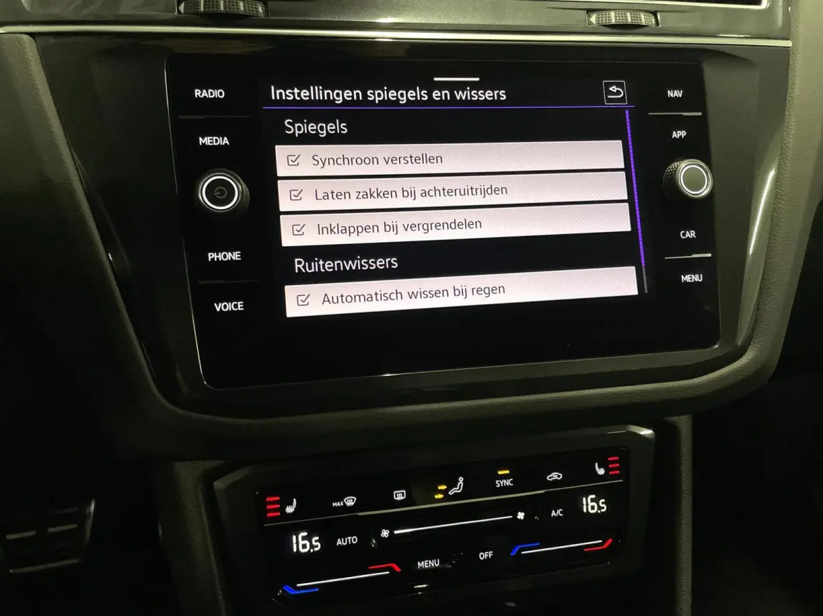1.5 TSI R-Line Black Style/ Cam/ 19'inch/ CarPlay/ Trekhaak