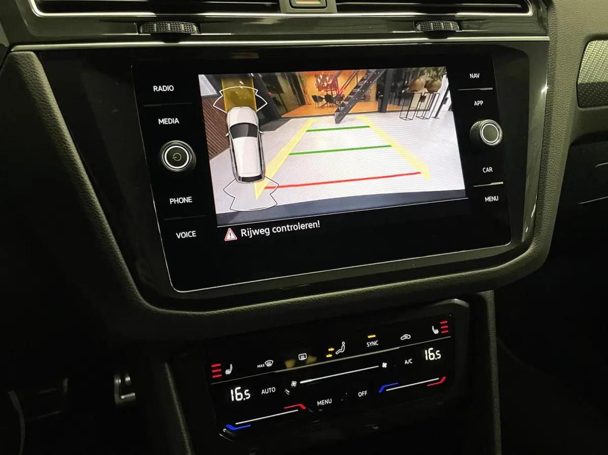 1.5 TSI R-Line Black Style/ Cam/ 19'inch/ CarPlay/ Trekhaak