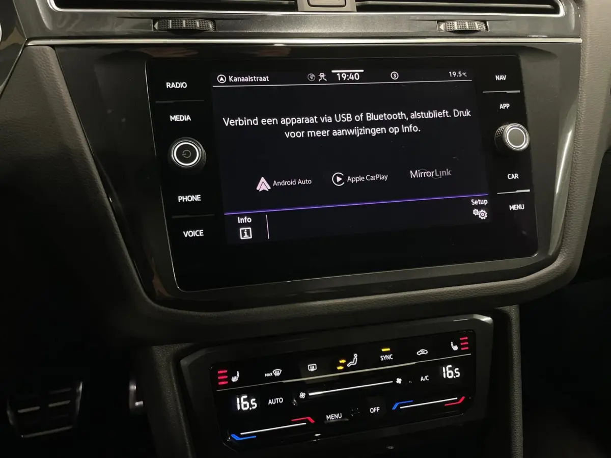 1.5 TSI R-Line Black Style/ Cam/ 19'inch/ CarPlay/ Trekhaak