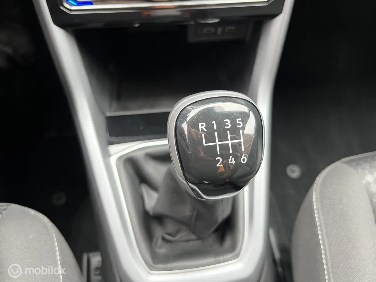 1.0 TSI Style NAVI*CAMERA*ACC*PDC*CLIMA*
