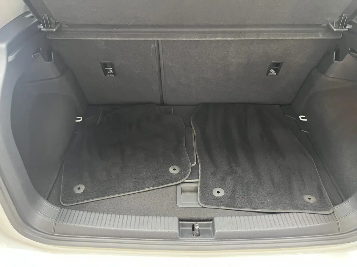 1.0 TSI Style NAVI*CAMERA*ACC*PDC*CLIMA*