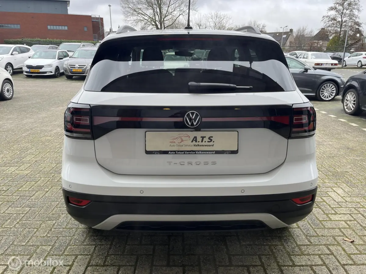 1.0 TSI Style NAVI*CAMERA*ACC*PDC*CLIMA*