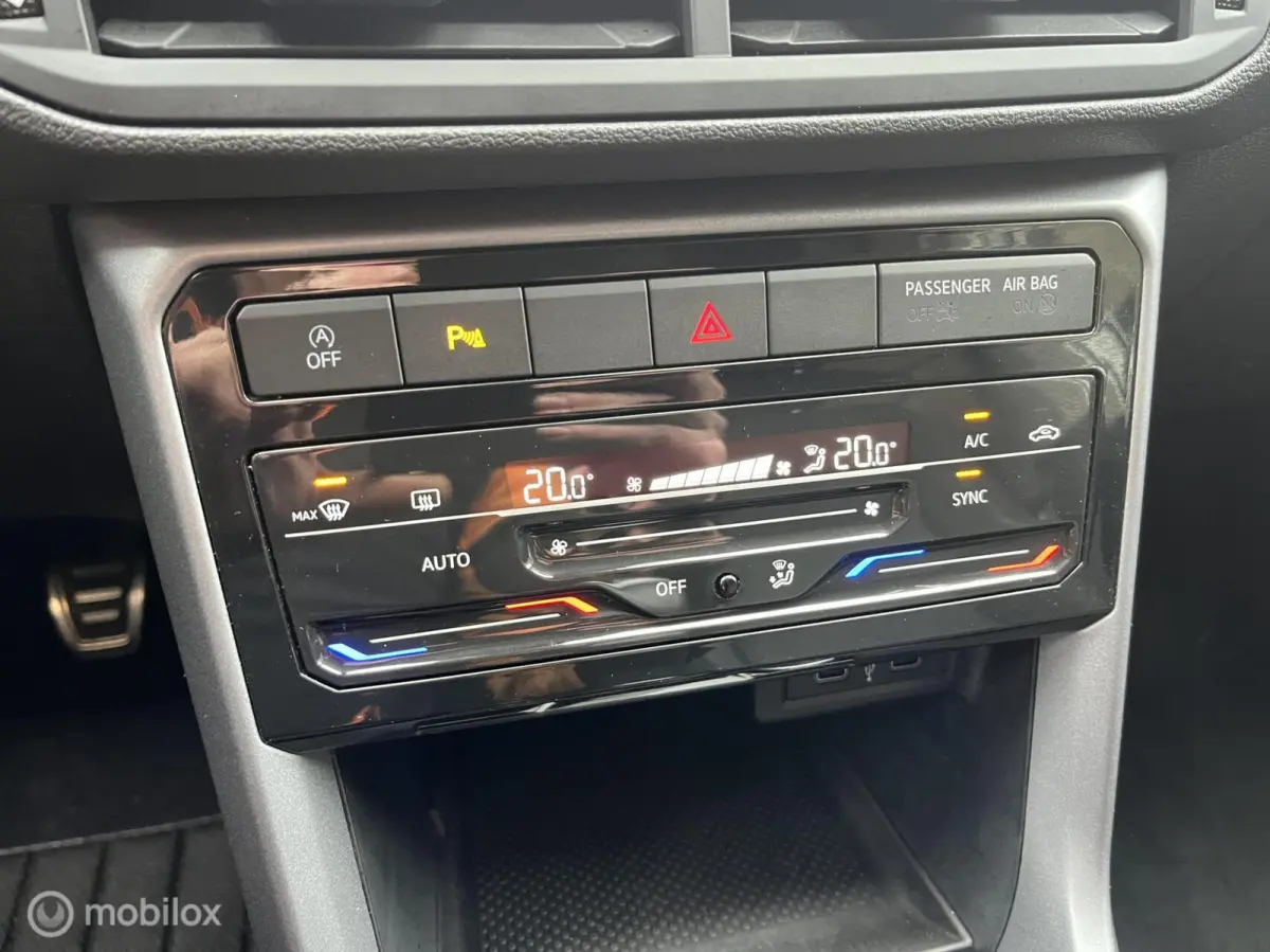 1.0 TSI Style NAVI*CAMERA*ACC*PDC*CLIMA*