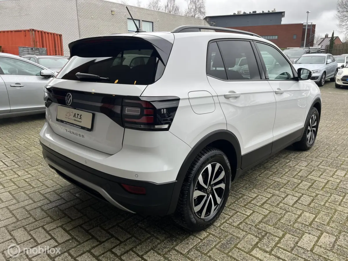 1.0 TSI Style NAVI*CAMERA*ACC*PDC*CLIMA*