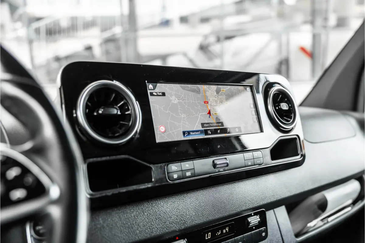 317 170 PK | ACC | LED Koplampen | Camera | Blind Spot | Sortimo inrichting | Navigatie | CarPlay | Stoelverwarming | MBUX | Climate control | DAB | Dealer onderhouden | Nieuwe APK