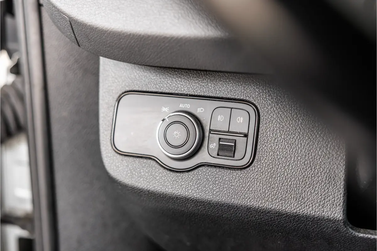 317 170 PK | ACC | LED Koplampen | Camera | Blind Spot | Sortimo inrichting | Navigatie | CarPlay | Stoelverwarming | MBUX | Climate control | DAB | Dealer onderhouden | Nieuwe APK